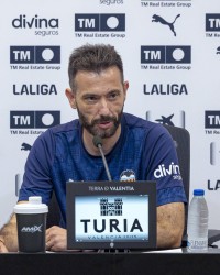 瓦伦主帅：西甲理应保障球迷权益；1-7和0-5是执教生涯的重挫